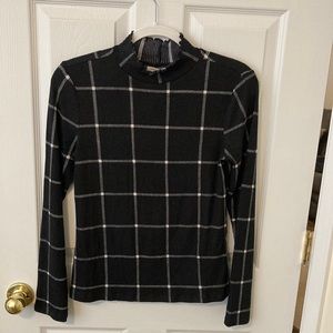 Maurice’s Long Sleeve Ruffle Neck (S)